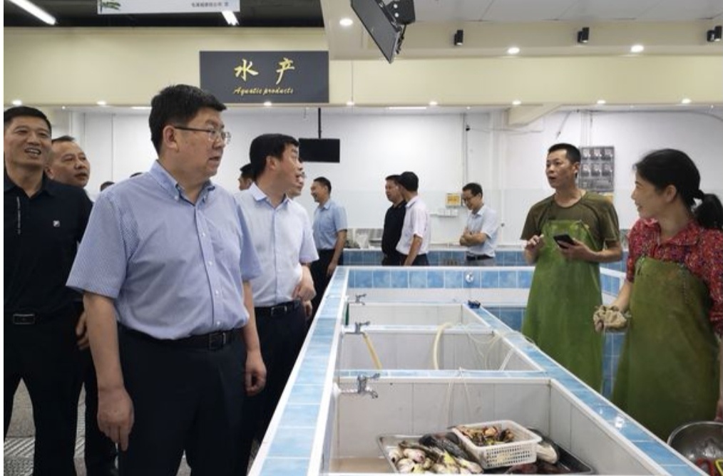 市委書記任澤鋒率隊赴屯溪區(qū)調研中心城區(qū)菜市場改造、食品安全工作