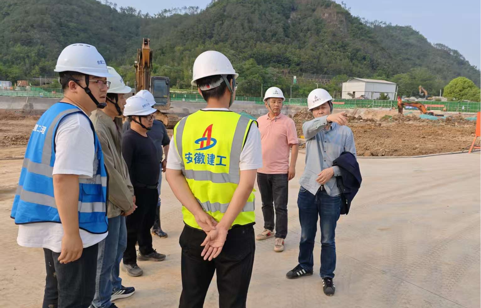 堅守一線保進度 嚴密巡查護安全——城建投公司“五一”期間全力護航工程項目建設(shè)?