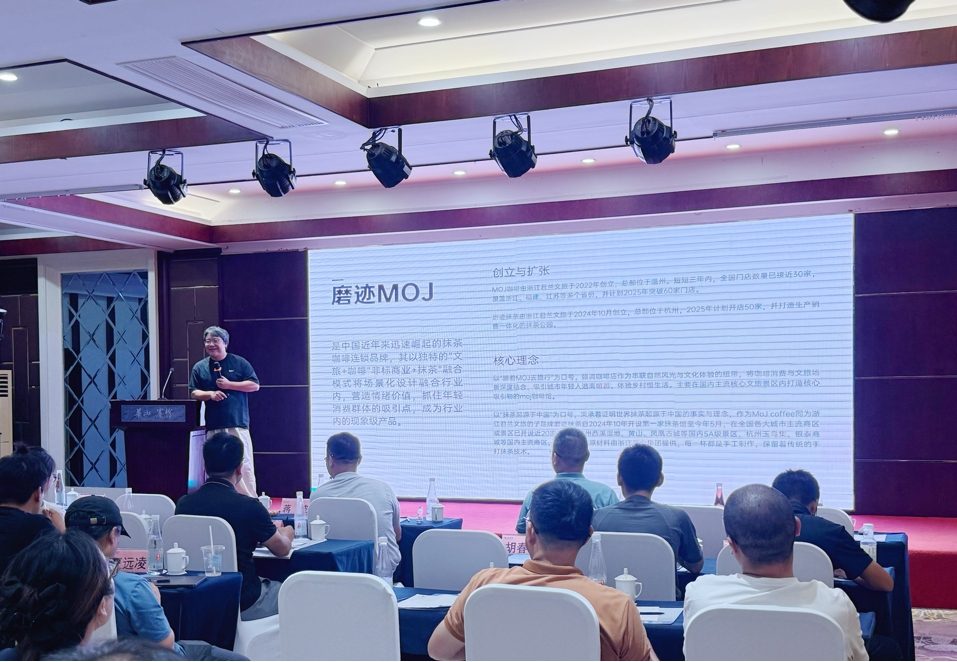 青年磁場共創(chuàng)社區(qū)  國企賦能城市更新‖雙微更新+主理人交流點(diǎn)燃老虎山巷新生引擎