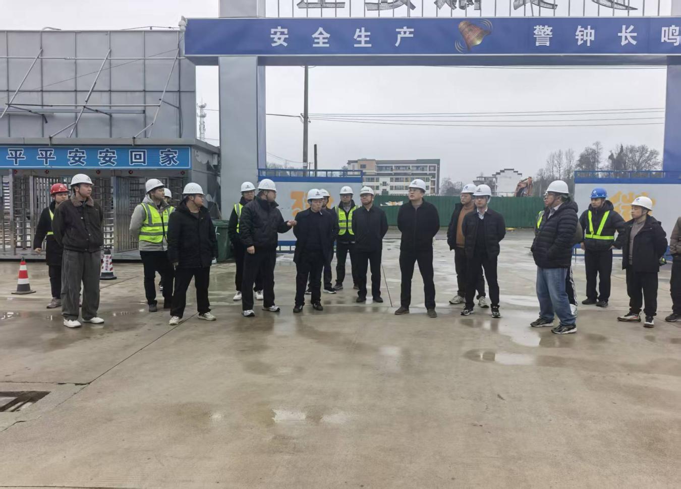 收心歸位鼓干勁  實干爭春促發(fā)展——屯溪區(qū)國投集團(tuán)開展春節(jié)后在建項目開復(fù)工檢查