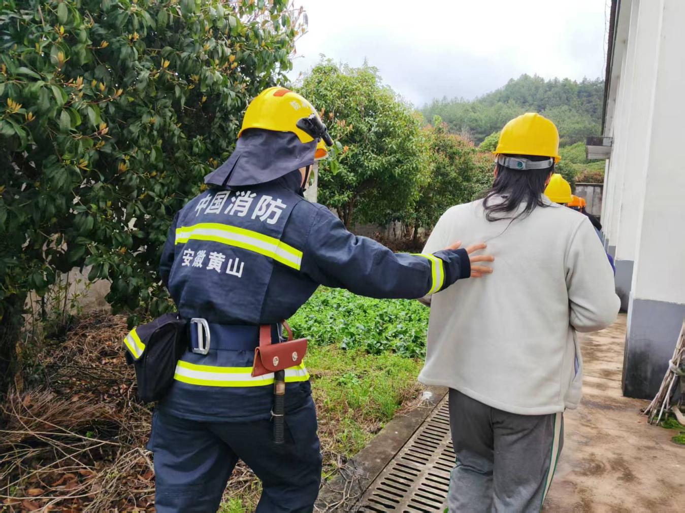 屯溪區(qū)糧儲公司：積極參加消防逃生專項演練，共筑春季火災防線